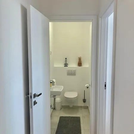 Sunny Ap22 Apartment